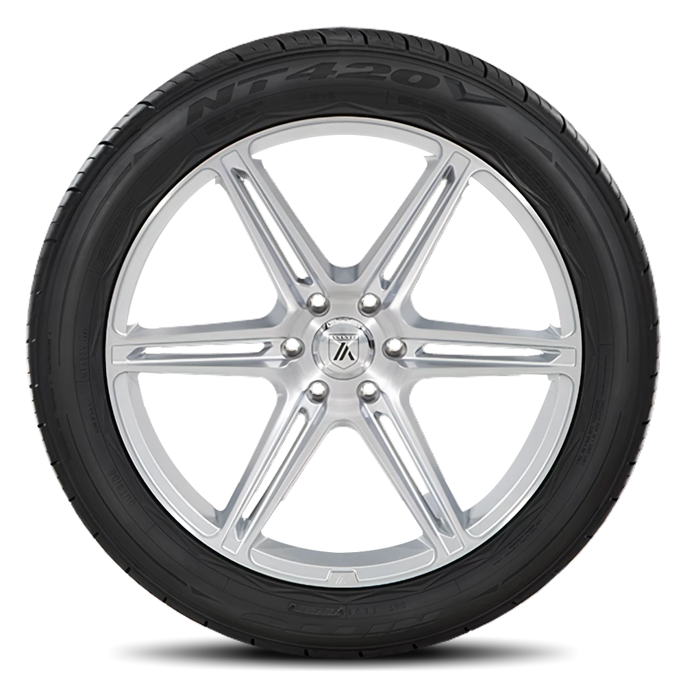 Nitto NT420V LT305/50R20