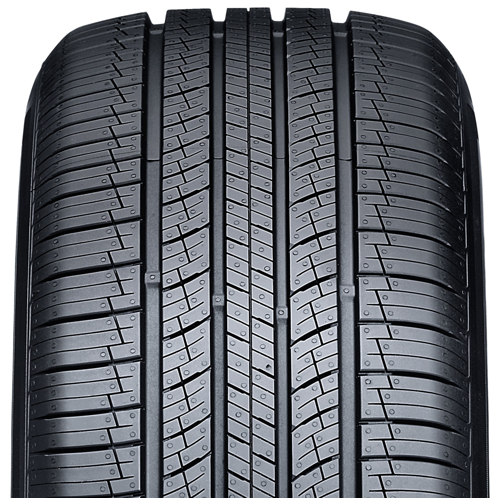 Nexen Roadian GTX 235/45R19
