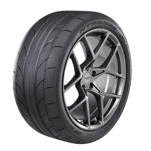 Nitto NT555RII 305/35R19