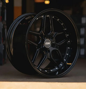 ESR Wheels CS15 GLOSS BLACK 19x9.5 +22 5x120mm 72.6mm - Wheelwiz