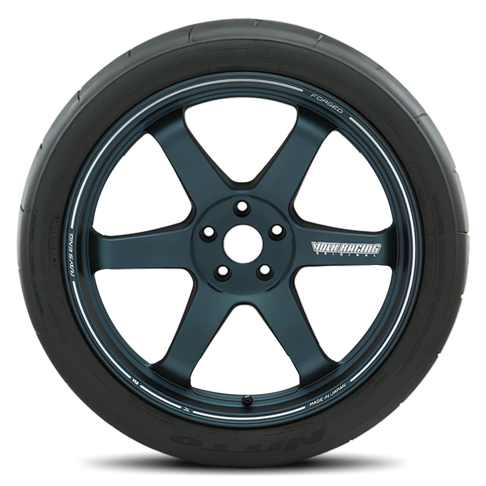 Nitto NT01 235/40ZR18