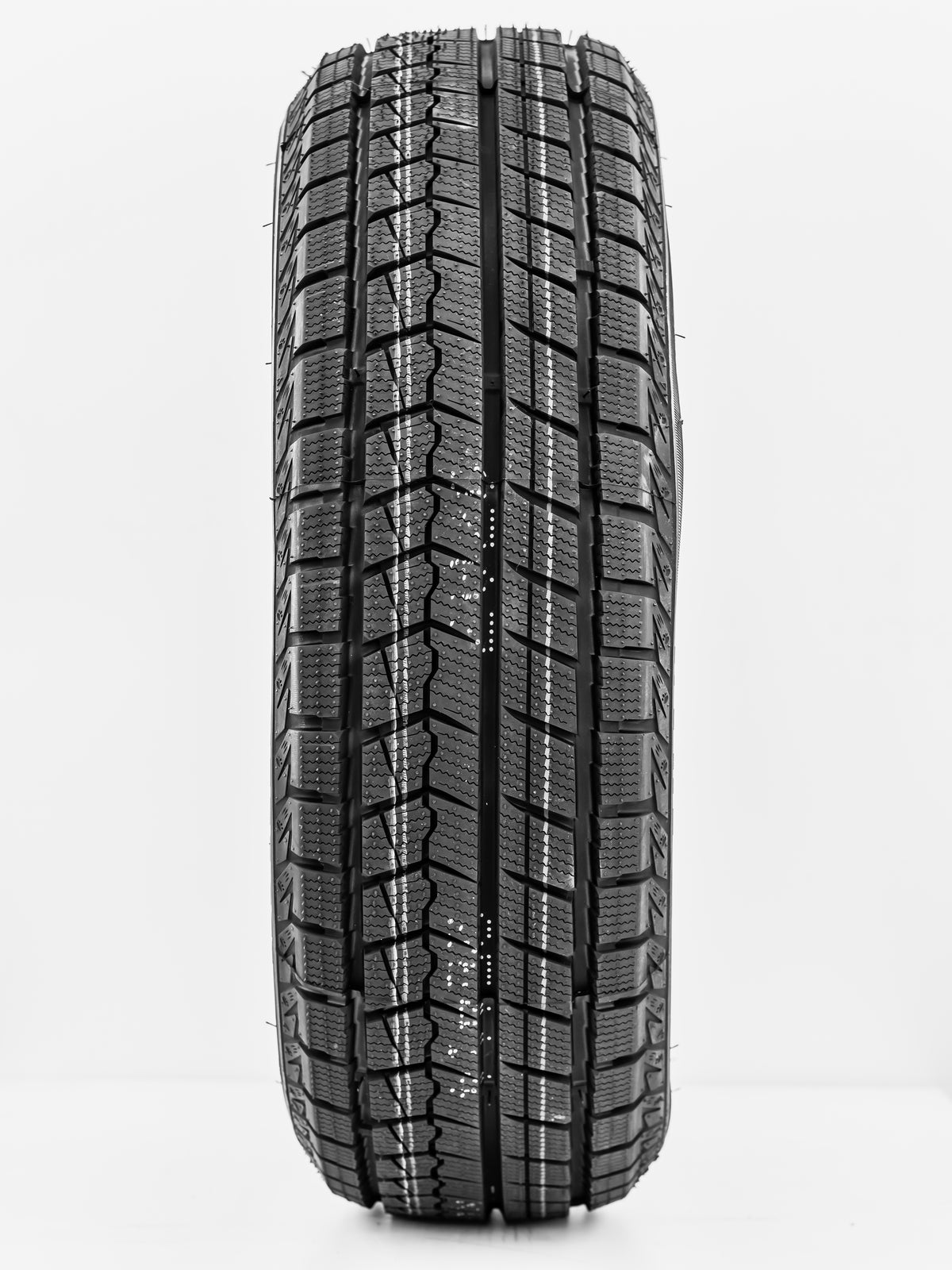 Zmax ICEPIONEER 868 215/70R15 - Wheelwiz