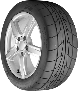 Nitto NT555RII P305/40R18